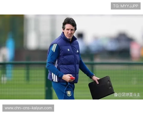 维拉客场挑战利兹联，埃梅里战术选择成焦点