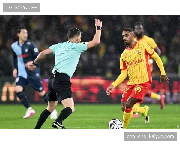 韦斯利·赛义德双响，朗斯5-0大胜重返法甲榜首